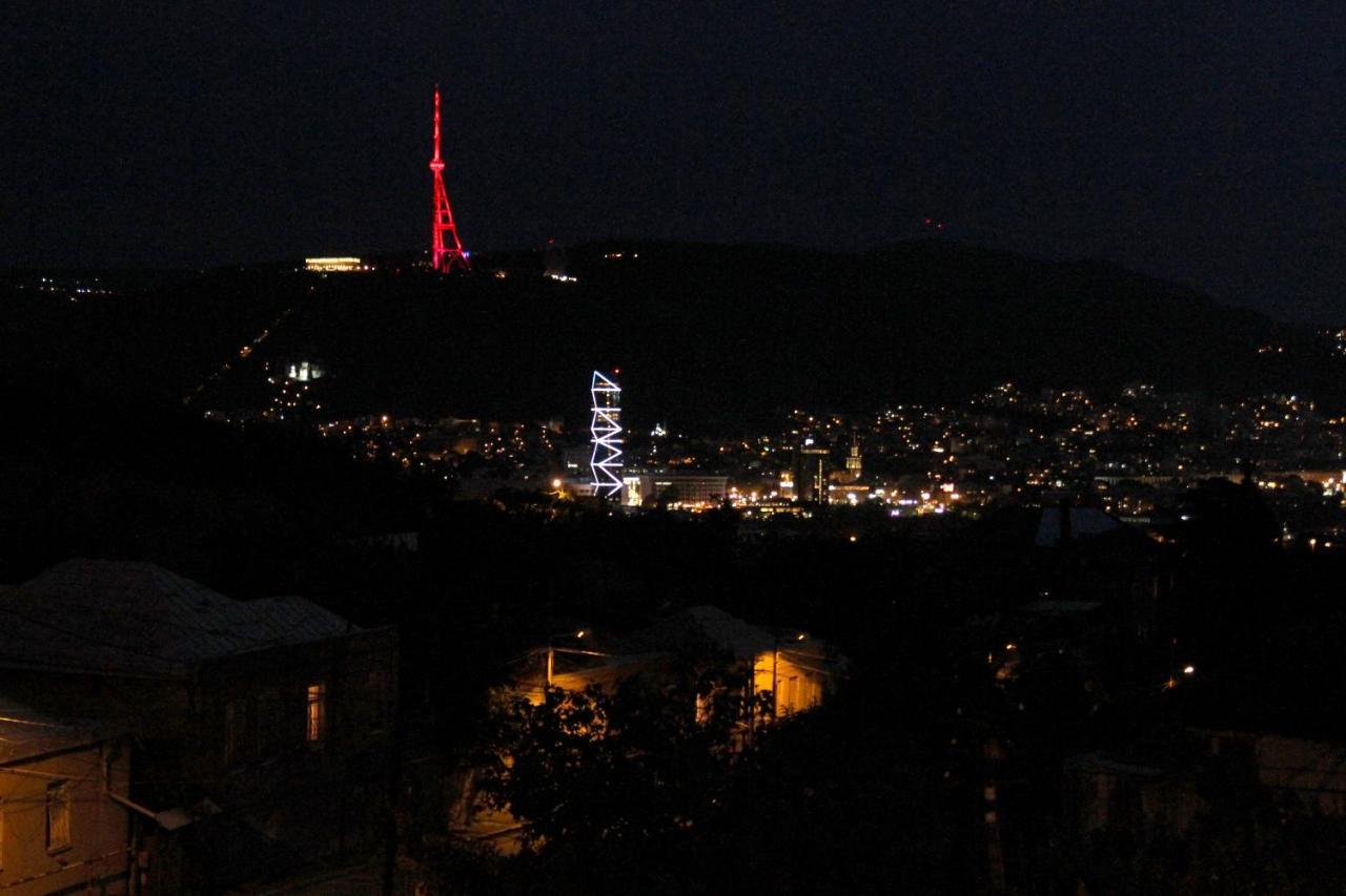 Georgian Hosts Tbilisi Hotel Buitenkant foto